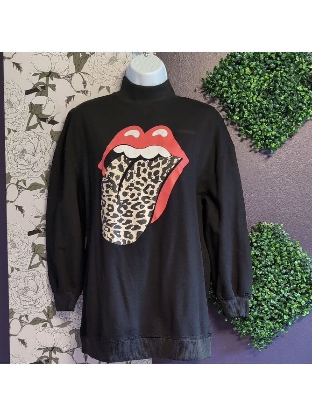 Cheetah Mouth Turtleneck Sweater - Picture 3 of 4